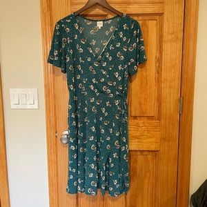 Kailiegh wrap floral dress, size L,